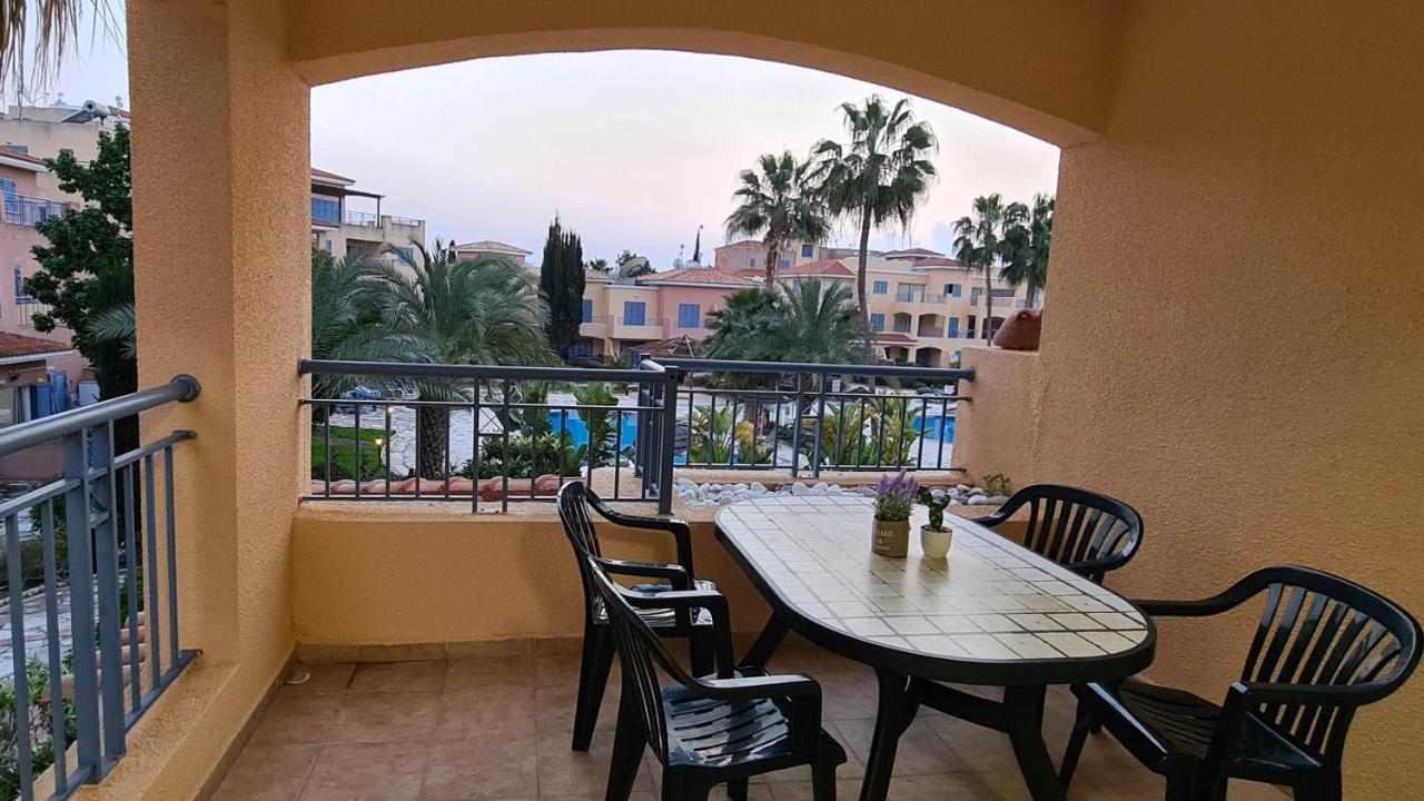 Sunny Limnaria Gardens 2 Bedroom Apartment Paphos Exteriér fotografie