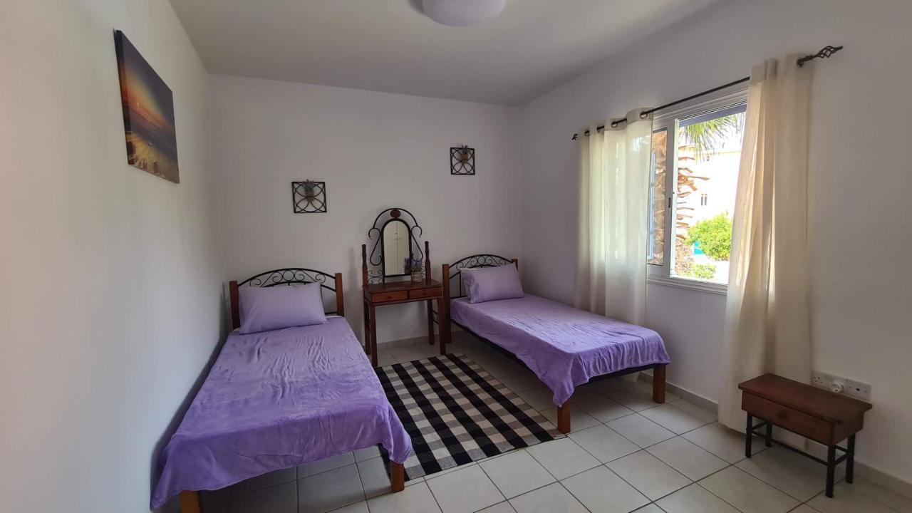 Sunny Limnaria Gardens 2 Bedroom Apartment Paphos Exteriér fotografie
