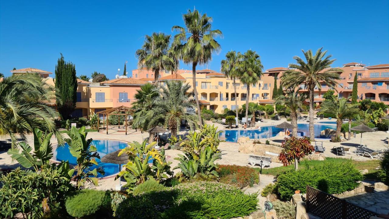 Sunny Limnaria Gardens 2 Bedroom Apartment Paphos Exteriér fotografie